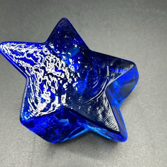 Fire and Light Recycled Glass Paperweight Cobalt Blue Shooting Star Signed USA - Picture 2 of 4